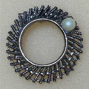 Vintage Beeline Fashions Brooch Pin with Pearl Accent